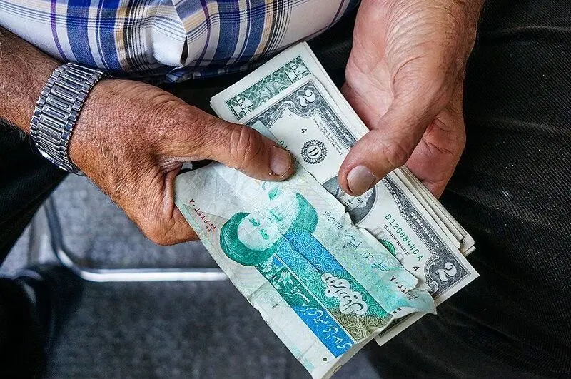 قیمت دلار امروز چهارشنبه 24 تیر 1405