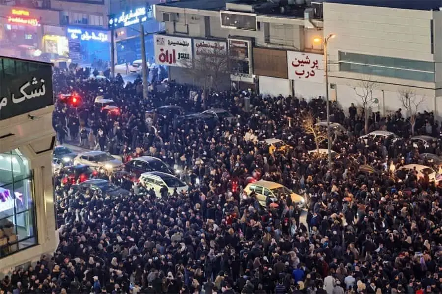 خط مقدم معترضان دی چه کسانی بودند؟