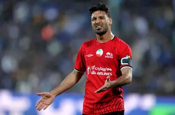 خلیل‌زاده: نمی‌توانم دست به شلوارم بزنم؟