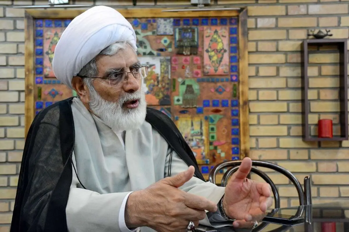 رهامی: کسانی که شعار می‌دهند نباید صلح کنیم، حتی یک روز هم در جنگ نبوده اند