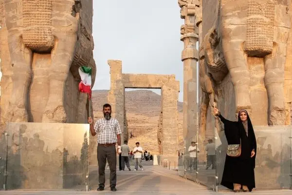 تصاویر؛ تجمع جان‌فداها در تخت جمشید