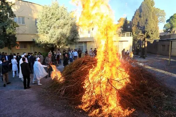 تصاویر؛ «جشن سده» زرتشتیان در کرمان