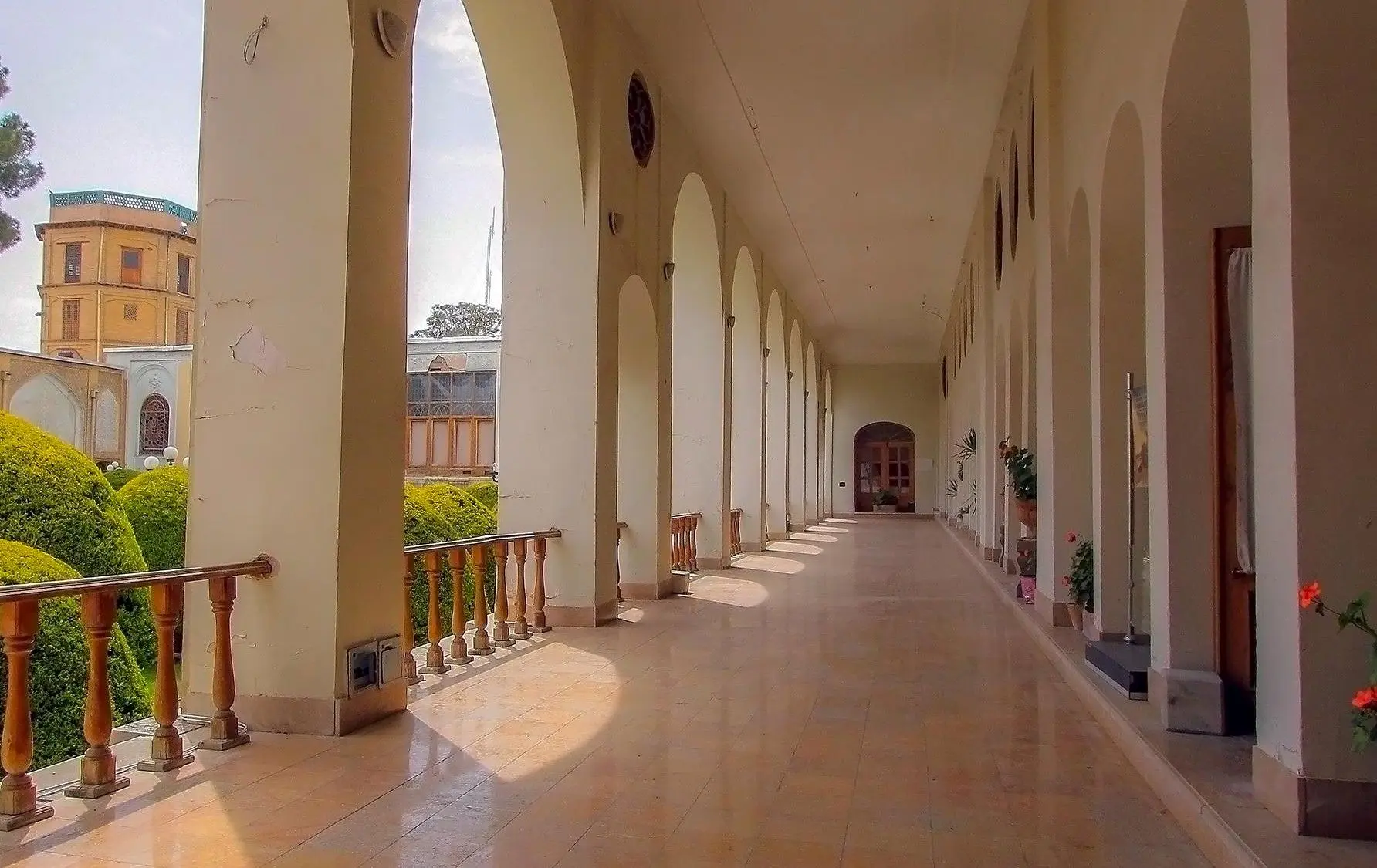 تصاویر؛ خسارات جنگ به عمارت تاریخی رکیب‌خانه اصفهان
