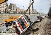 یک قطار مترو در پراگ چک از ریل خارج شد