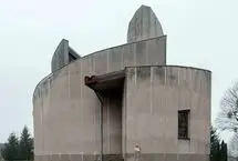 کلیسایی با معماری خشن در دل روستایی ۲۰۰ نفره