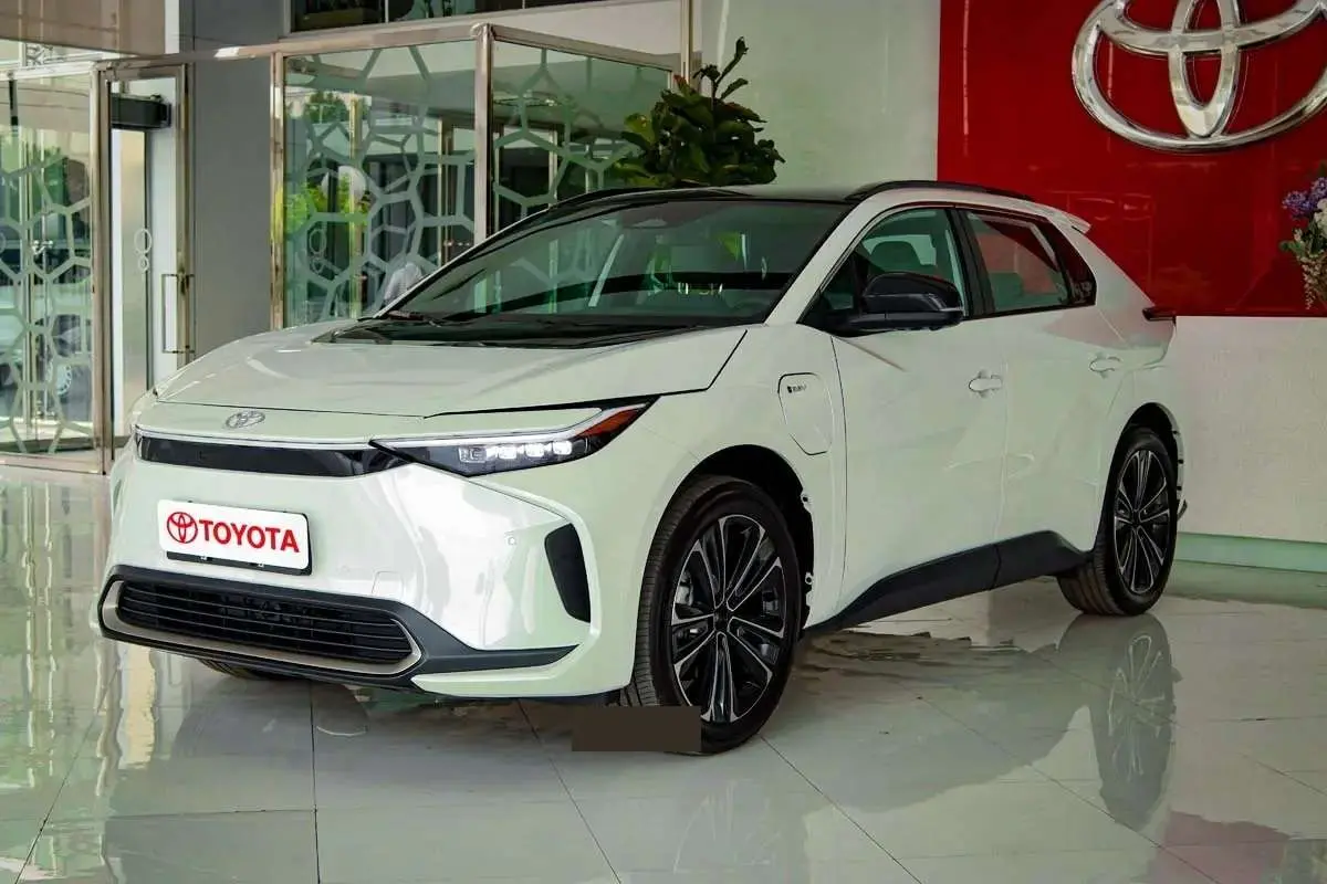 تویوتا وارداتی یک میلیارد گران شد!