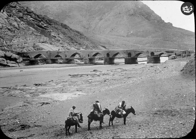 نمایی از پل منجیل در دوران قاجار