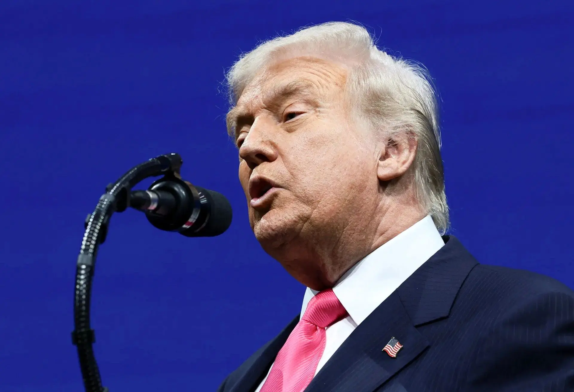 ترامپ اروپا را تهدید کرد/ کمک به بازگشایی تنگه هرمز یا قطع حمایت نظامی از اوکراین