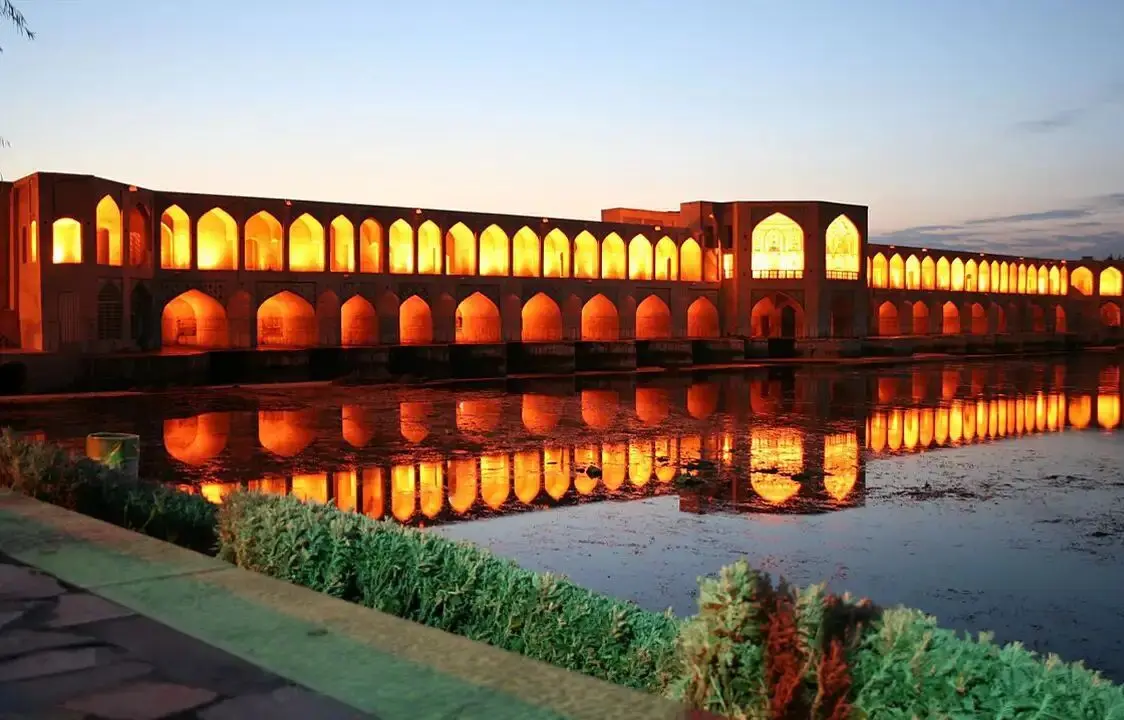 تصویری از پل خواجو اصفهان سال ۱۳۰۵ شمسی