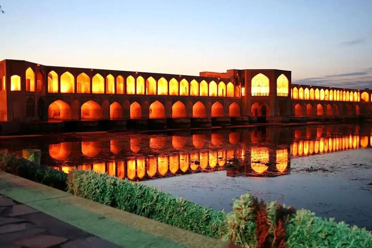 تصویری از پل خواجو اصفهان سال ۱۳۰۵ شمسی