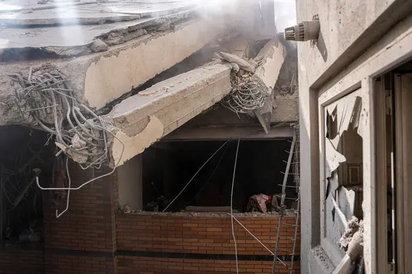 تصاویر؛ خسارات حمله به چهارراه لشکر