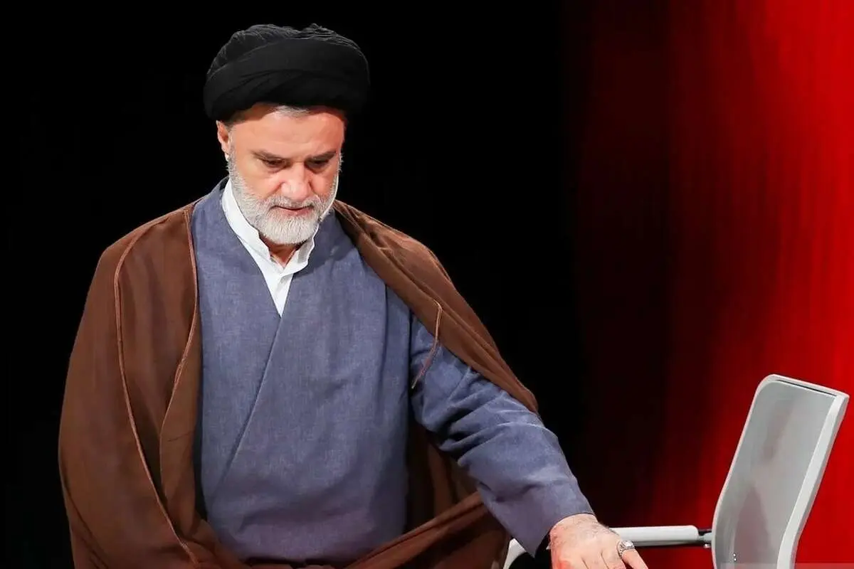 نبویان: الان زمان امتیاز گرفتن از دشمن است، نه التماس مذاکره