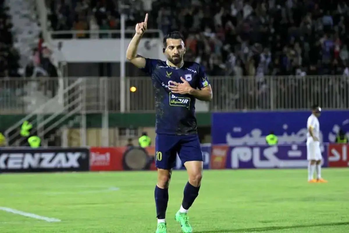 غاطبان قطعی چادرملو مقابل استقلال