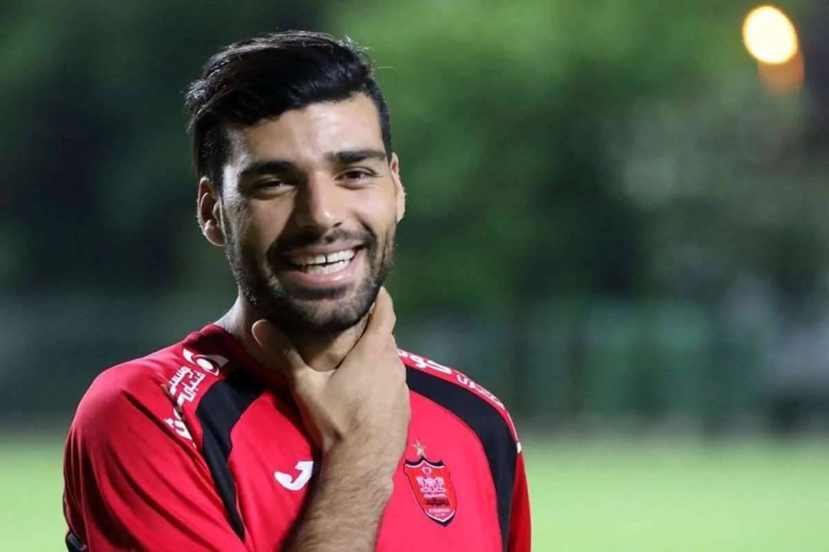 سورپرایز یا ساکت کردن معترضین؛ طارمی در پرسپولیس؟!