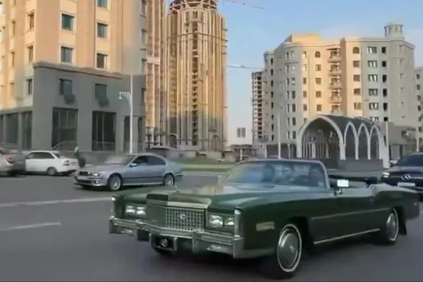کادیلاک‌سواری رهبر چچن به افتخار پیروزی ۹۹.۸۵ درصدی