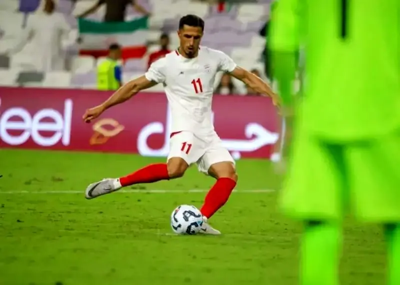 تصویر؛ تشویق و در آغوش گرفتن بیرانوند توسط ستاره پرسپولیس