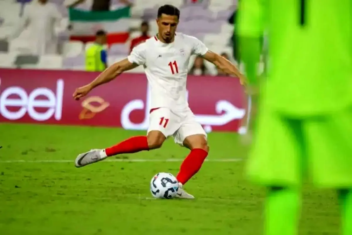 تصویر؛ تشویق و در آغوش گرفتن بیرانوند توسط ستاره پرسپولیس