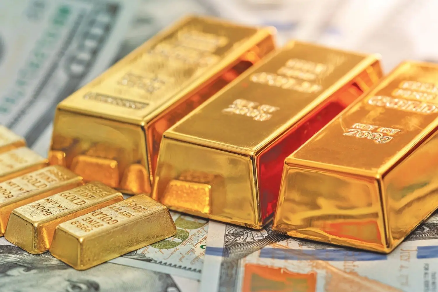قیمت انس جهانی امروز شنبه ۲۵ بهمن