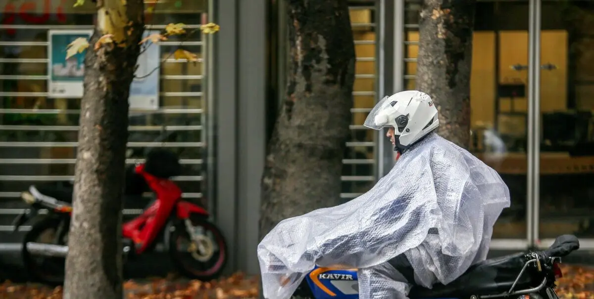 بارش پراکنده همراه با رگبار و رعد و برق در انتظار پایتخت نشینان