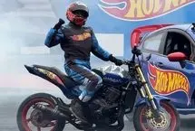 مرگ دلخراش یک موتورسوار در حین انجام حرکات نمایشی