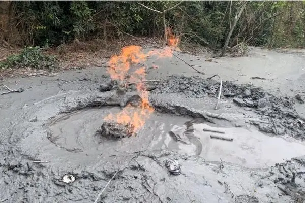 ببینید؛ فوران گل‌فشان در جنوب تایوان