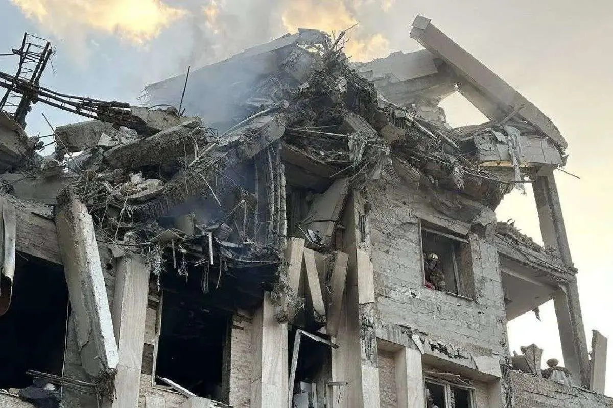 زندگی زیر سقف موقت/ جنگ برای خانه از دست داده‌ها هنوز ادامه دارد

