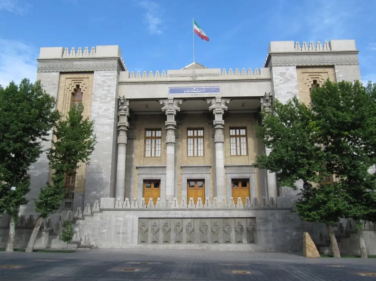 چرا وزارت امور خارجه ابتکار عمل نشان نمی‌دهد؟