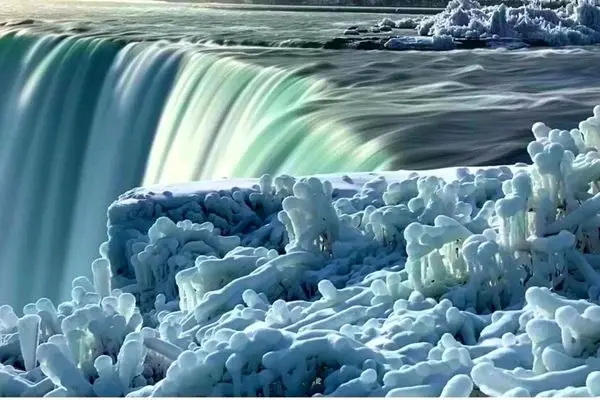 آبشار نیاراگا یخ زد
