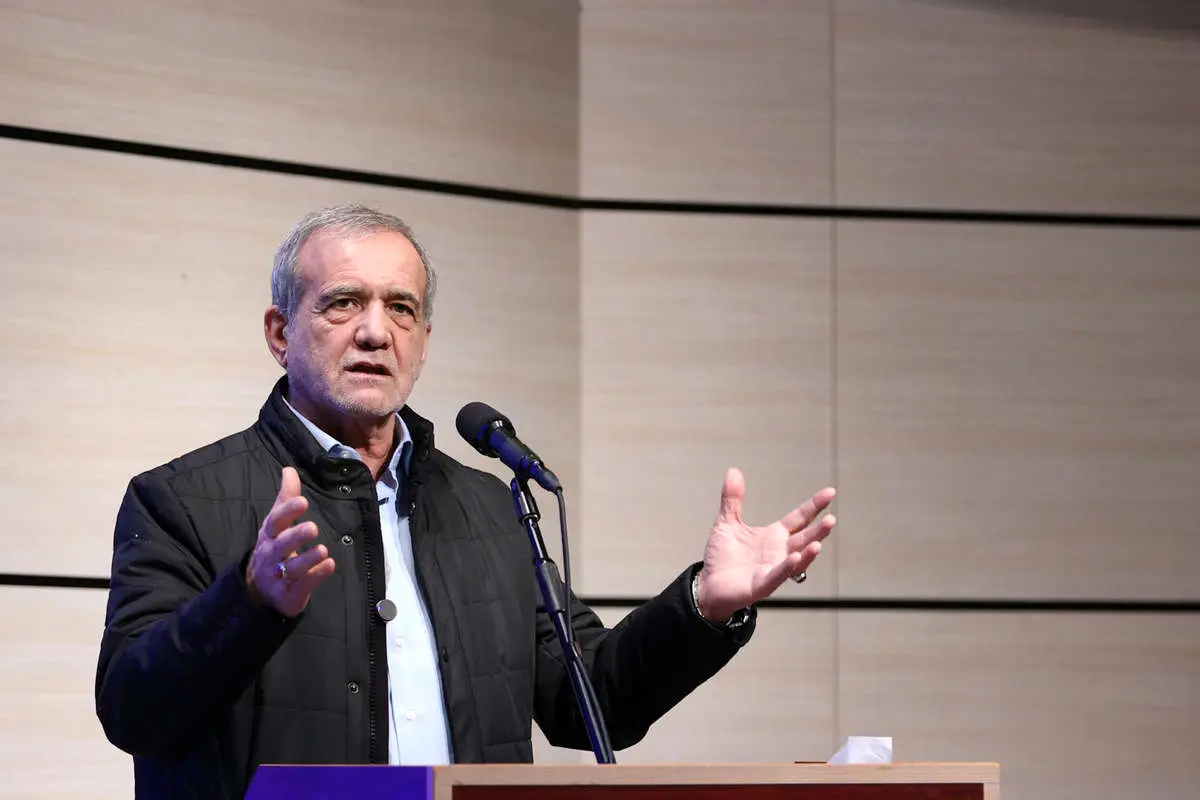 پزشکیان: منزل مادر شهید رئیسی از معمولی هم کمتر بود؛ وزیر خارجه عمان از دیدن خانه شهید امیرعبداللهیان تعجب کرد
