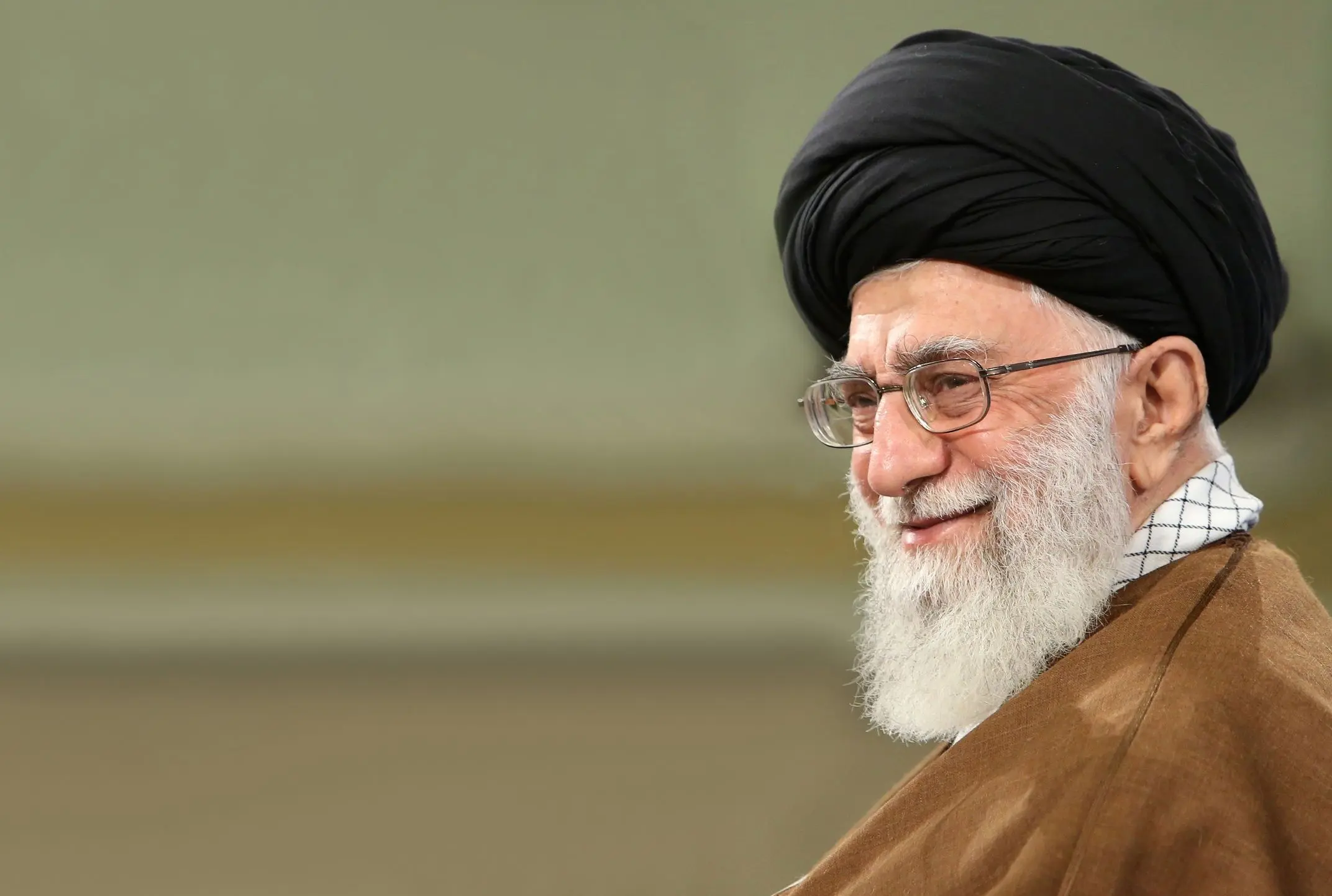 رهبر انقلاب: ملت عزیز ایران دشمنان را مأیوس کردید