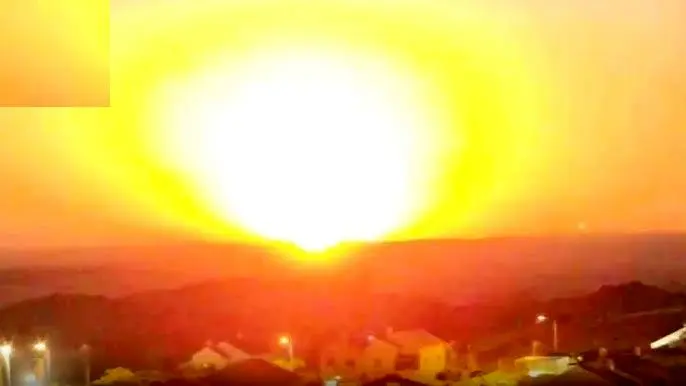 ببینید؛ انفجار مهیب، آسمان شب غزه را روشن کرد