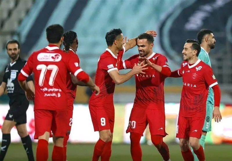 باخت ۰-۱ پیکان مقابل پرسپولیس؛ صدرنشینی با چیپ اورونوف