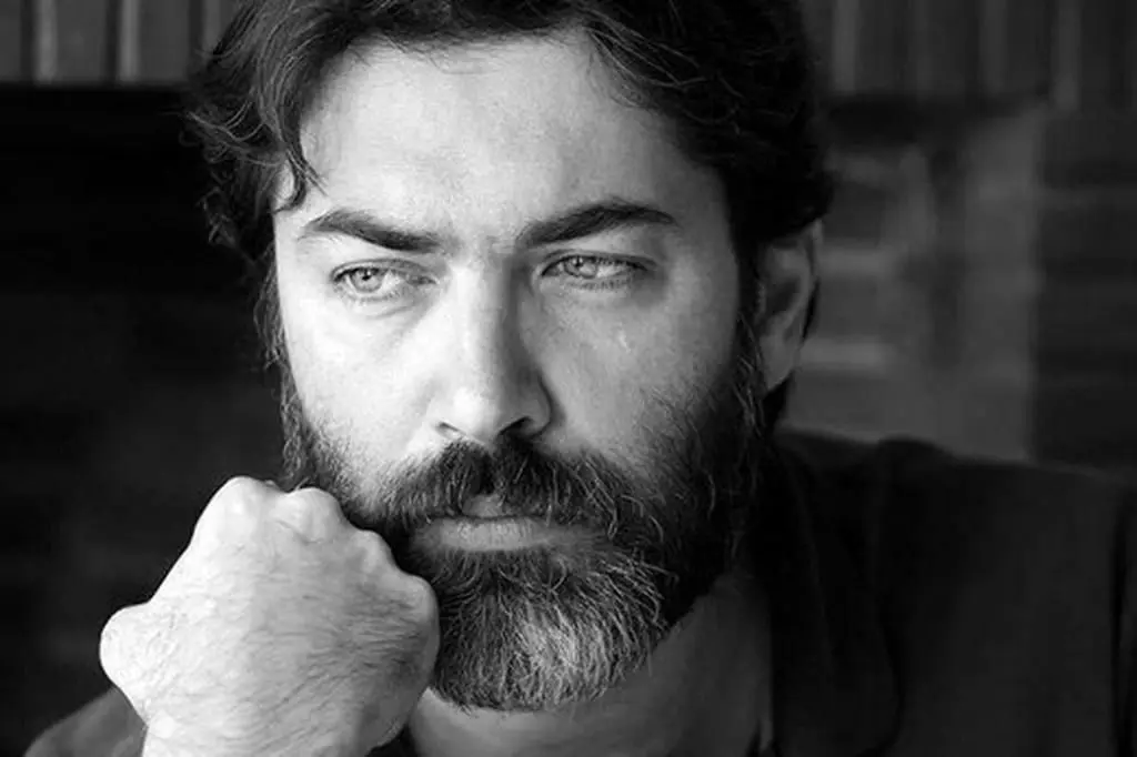 پارسا پیروزفر کارگردان سینما شد