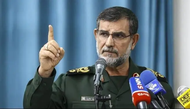 جنگ به دریا کشیده می شود؟/ رصد ناو آمریکایی توسط پهپادهای سپاه از زبان سردار تنگیسیری