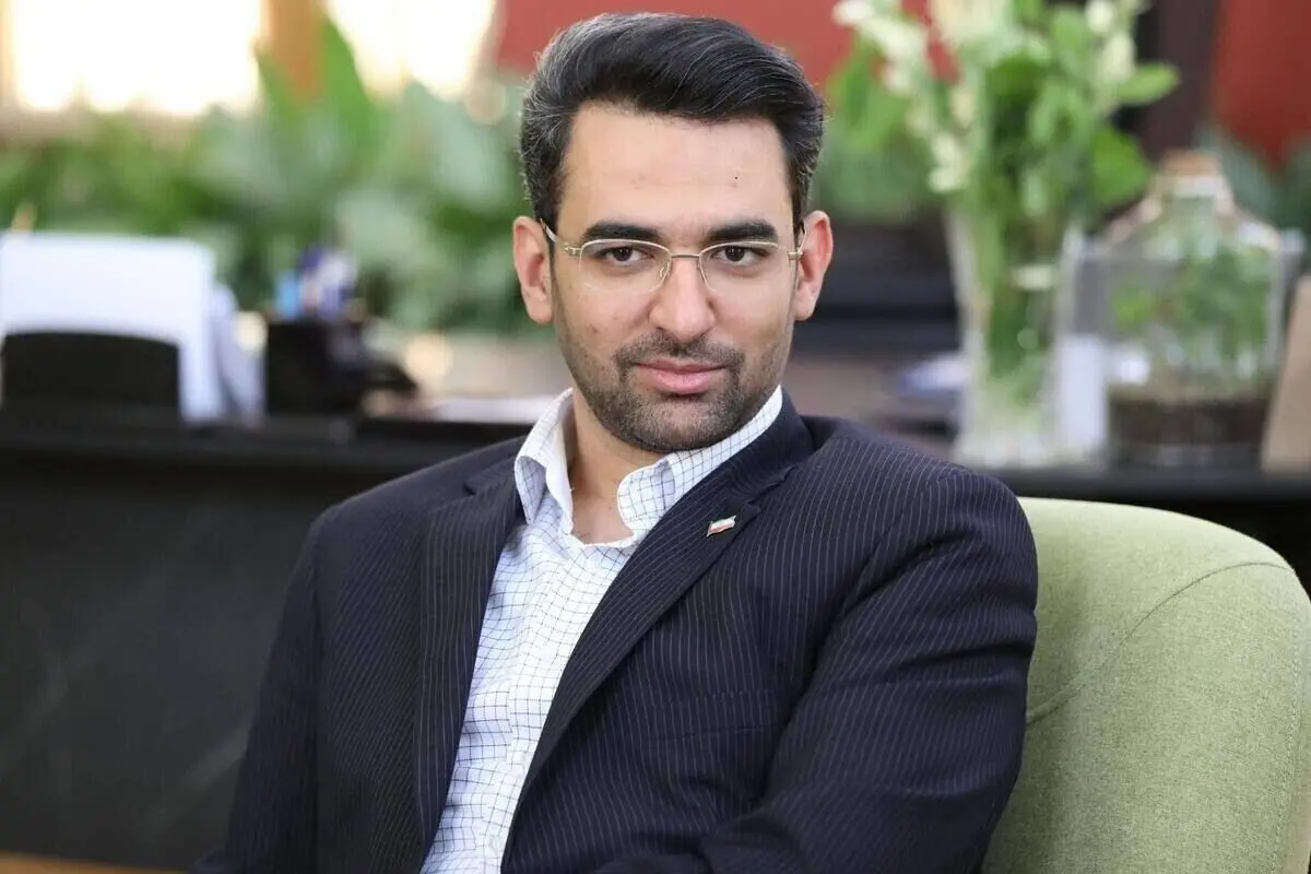 هشدار آذری جهرمی درباره تبعات محدودیت‌های اینترنت و اختلال در GPS  