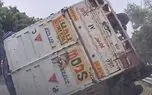لحظه واژگونی کامیون پس از برخورد با شاسی‌بلند
