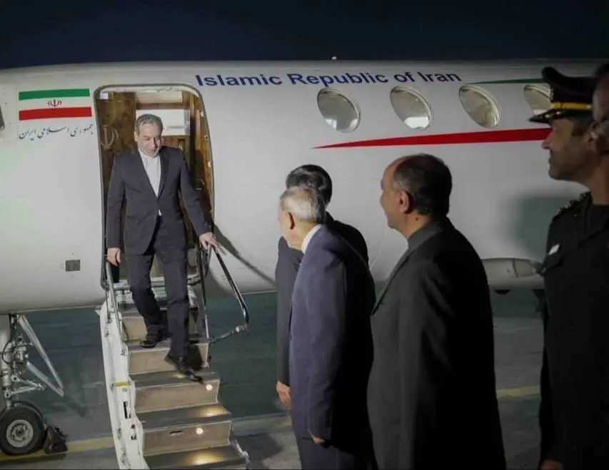 عراقچی از پاکستان راهی عمان شد