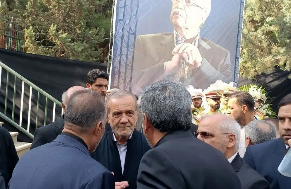 حضور رئیس‌جمهور در مراسم تشییع پیکر «ناصر قفلی» 