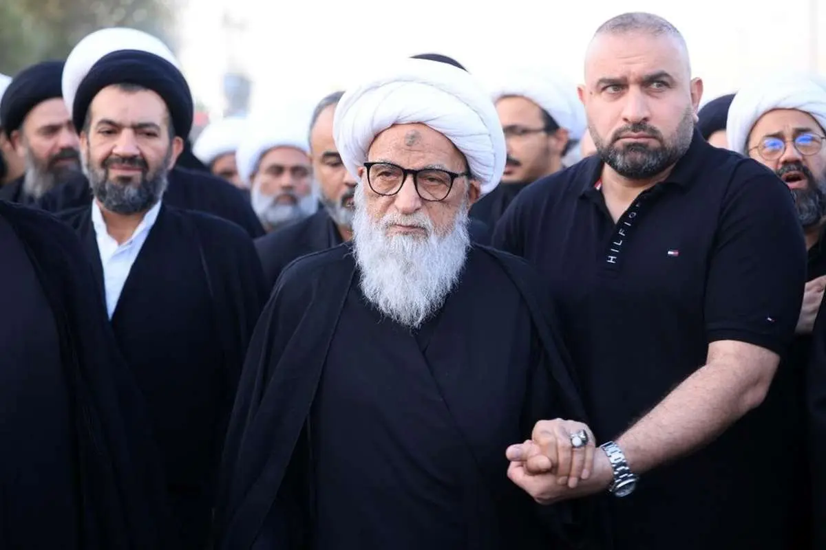 تصاویر؛ شرکت یک مرجع تقلید در پیادهروی اربعین