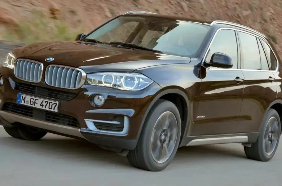 خسارت دو میلیون دلاری بی‌ام‌و به مردی که انگشتش توسط آرام‌بند X5 خودرو قطع شد!