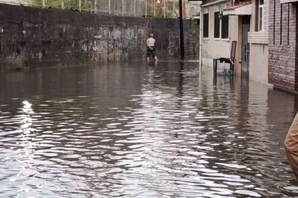 آب گرفتگی ۳۵ واحد مسکونی در بندرانزلی