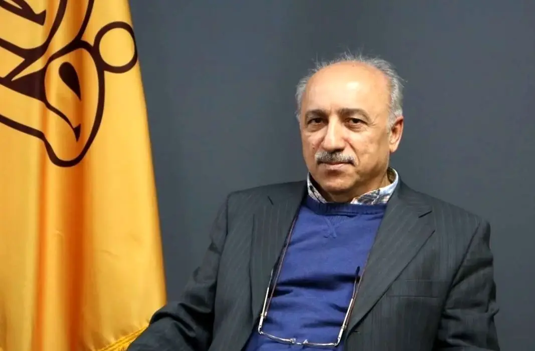 وقتی کسری بودجه داریم چرا اندیشکده جدید تاسیس می شود؟ / با تورم 40 درصدی کسی اوراق قرضه نمی خرد / برخی بانک ها مدام ساز ورشکستگی می زنند اما قدرت هایی حمایتشان می کند

