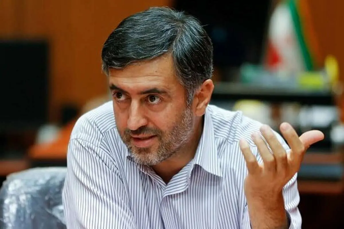 درخواست عبدالله گنجی از دستگاه قضا برای برخورد با محمدباقر خرازی / یک آقایی به رئیس جمهور گفته «الدنگ» و «آشغال» منتظر ورود مدعی العموم هستیم؟
