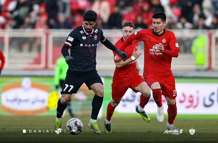 تصویر؛  کری‌خوانی تراکتور برای پرسپولیس پس از صعود

