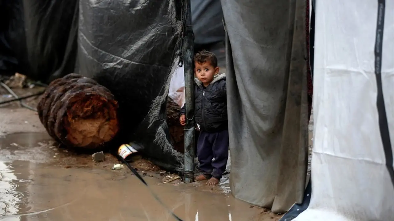 فریاد کودک غزه‌ای: ای دنیا ما غرق شدیم