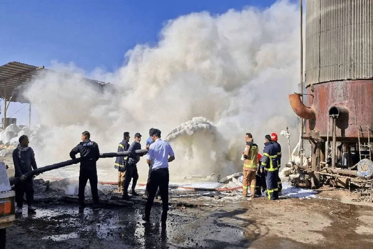 تصاویر؛  آتش‌سوزی در پالایشگاه نفت ایوانکی