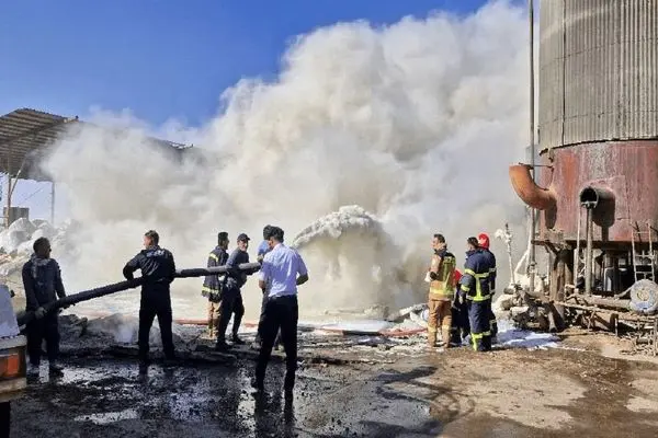 تصاویر؛  آتش‌سوزی در پالایشگاه نفت ایوانکی