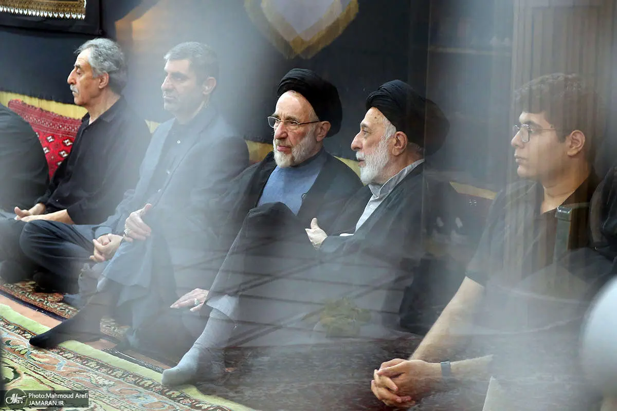 تصاویر؛ حضور سید محمد خاتمی در مراسم عزاداری شب تاسوعای حسینی