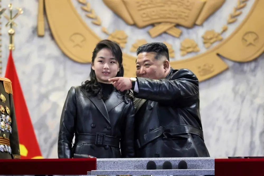 تصاویر؛ ظهور دختر کیم در رژه نظامی، شایعات جانشینی را داغ کرد