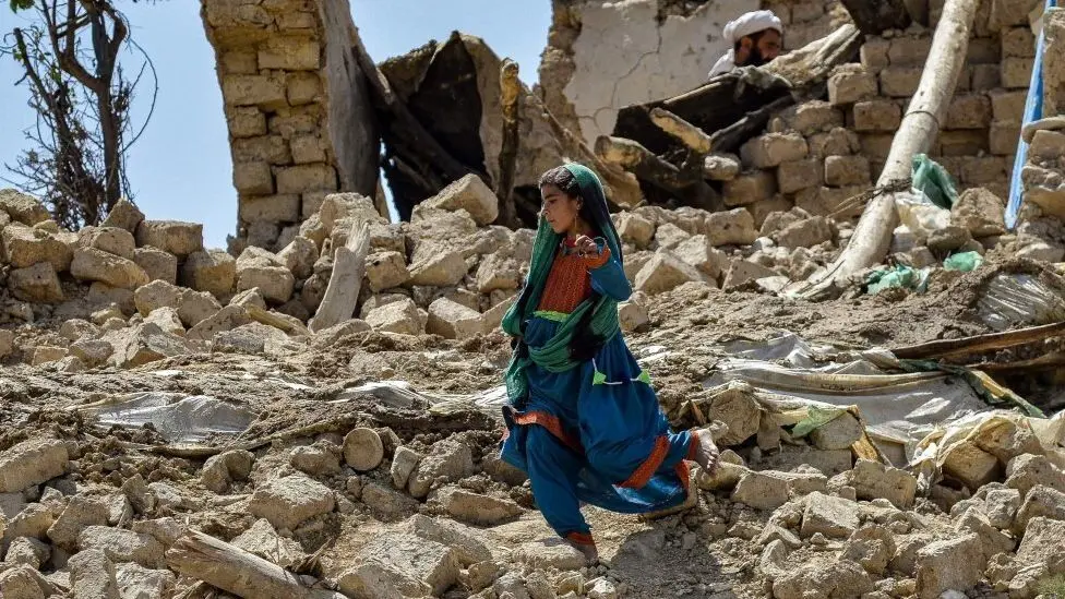 تصاویر تازه از زلزله شش ریشتری افغانستان/  تلفات به ۶۲۲ نفر رسید